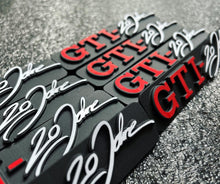 Load image into Gallery viewer, X2 GTI - 20 JAHRE Side Badge Volkswagen Golf 3 mk3 emblema lateral 20 ANIVERSARIO
