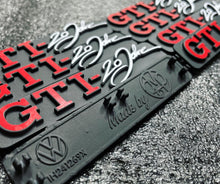 Load image into Gallery viewer, X2 GTI - 20 JAHRE Side Badge Volkswagen Golf 3 mk3 emblema lateral 20 ANIVERSARIO
